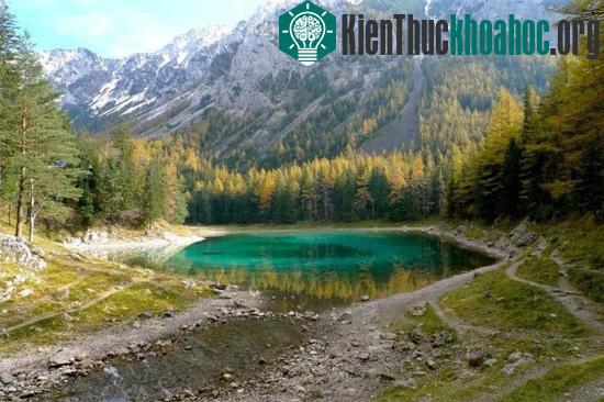 Hồ Xanh trở về nguyên dạng vào mùa đông