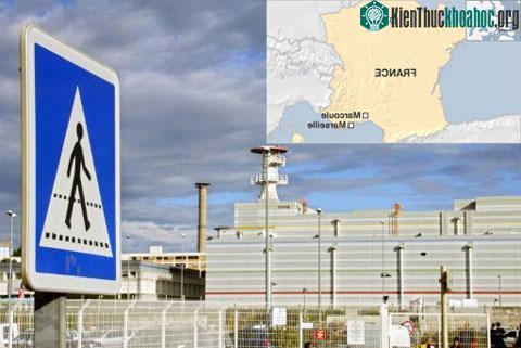 Nhà máy điện hạt nhân Marcoule và bản đồ vị trí nhà máy. (Ảnh: AFP, Đồ họa BBC)