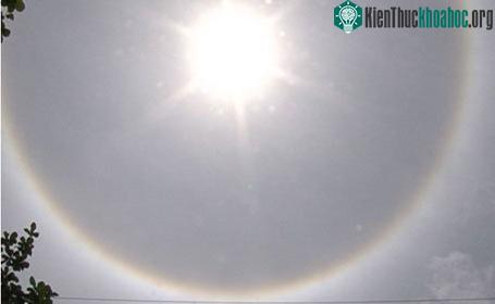 Quầng mặt trời tại Lào Cai trưa 16-8 - (Ảnh: Hồng Thảo)