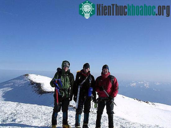 Núi Rainier, nơi xảy ra trận tuyết lở.