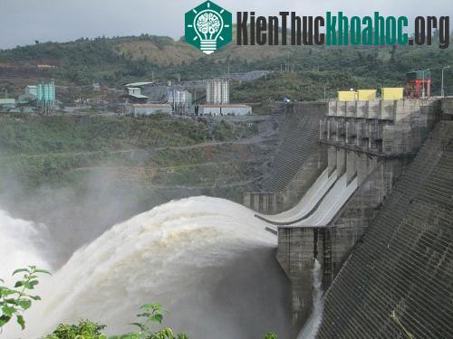 Việc tích nước của thủy điện Sông Tranh càng làm gia tăng cường độ hoạt động của đới đứt gãy.