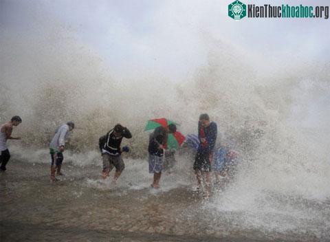 Bão Nesat làm 18 người Philippines thiệt mạng ảnh 1
