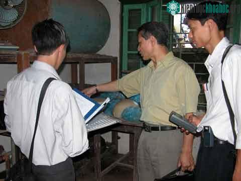 Phóng xạ tự nhiên