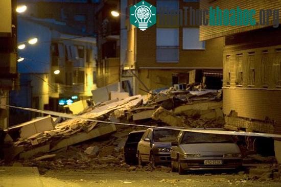 Tây Ban Nha: Động đất liên tiếp, ít nhất 10 người chết ảnh 3