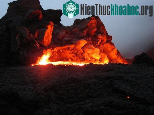 Những vụ phun trào núi lửa kinh hoàng nhất năm 2010 ảnh 3