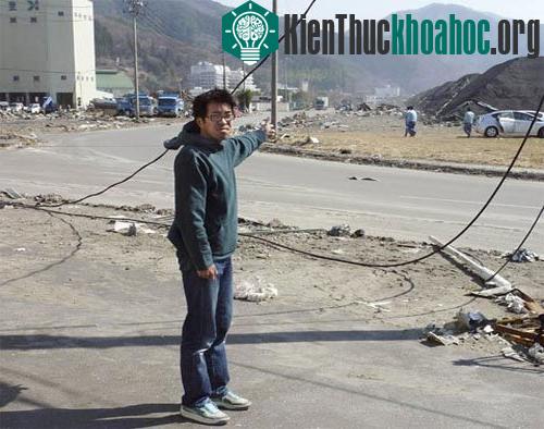 Phóng viên ảnh sống sót thần kỳ trong sóng thần ảnh 4