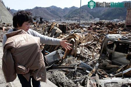 Hình ảnh mới về khoảnh khắc sóng thần ập đến Nhật ảnh 9