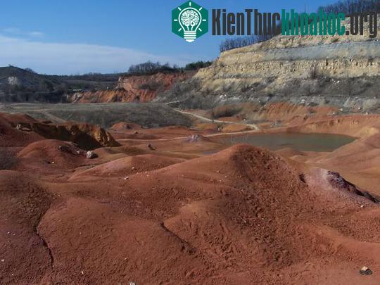 Khu khai thác Bauxite
