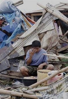 Bão Mirinae tấn công Philippines ảnh 1