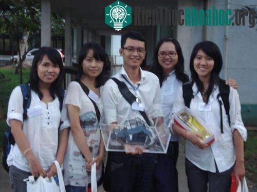 Nhà nổi cho vùng lũ ảnh 1