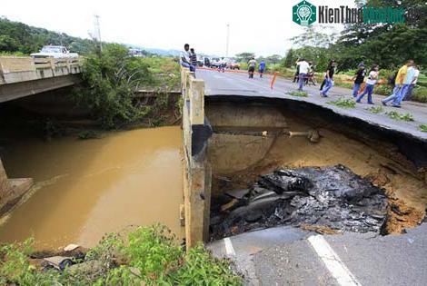 Kinh hoàng hố tử thần “xâm lấn” trên toàn thế giới ảnh 14