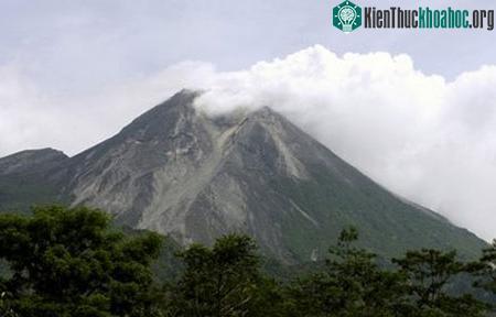 Núi lửa, sóng thần Indonesia giết 182 người ảnh 3