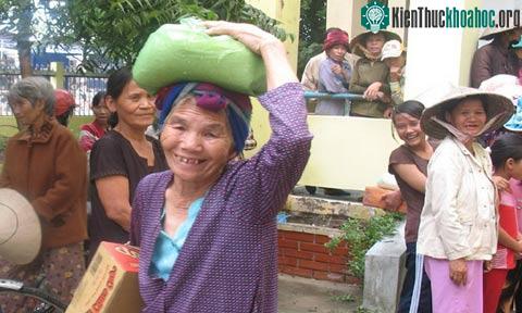 Trung bộ khắc phục lũ, miền Bắc đón đợt lạnh mới ảnh 4