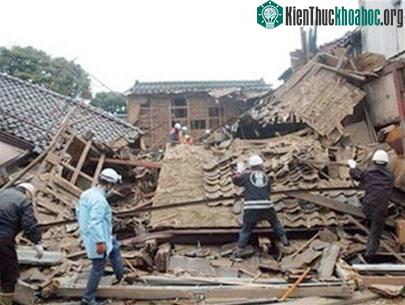 Nhà sập tại Yomiuri