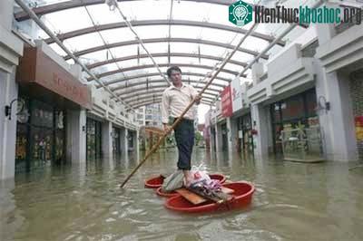 Mưa lớn tiếp tục hoành hành ở Trung Quốc ảnh 2