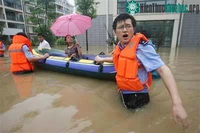 Mưa lớn tiếp tục hoành hành ở Trung Quốc ảnh 4