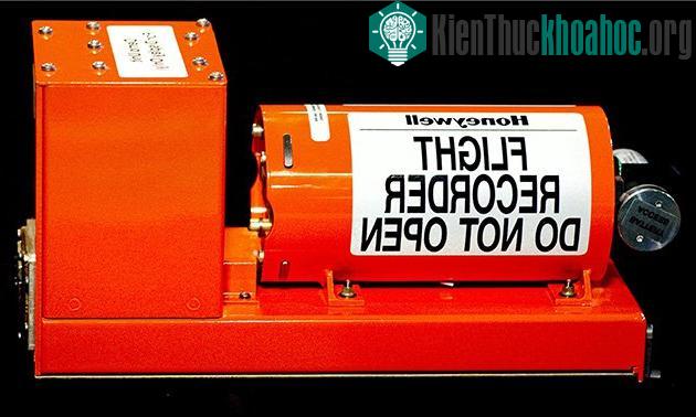 Hộp đen máy bay là gì?