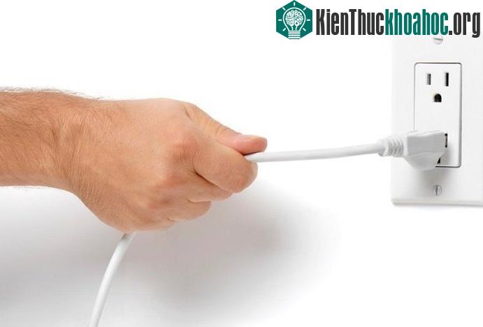 Ngắt điện khi đã đun nóng và trước khi sử dụng.