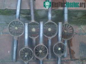 Bộ dao chẻ nan nứa do anh Bùi Văn Dự sáng chế.