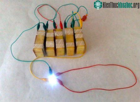 Chế pin từ khoai tây luộc ảnh 0