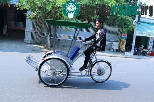 Ưu điểm lớn nhất ngoài giá thành rẻ thì chiếc xe có thể hoạt động liên tục 3-4 tiếng cho 1 lần sạc đầy bình.