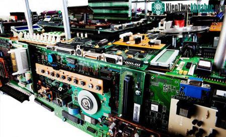Ngạc nhiên với bàn ghế bằng… linh kiện điện tử ảnh 4