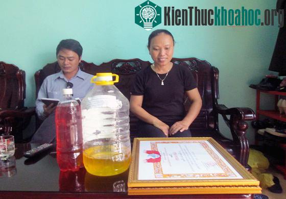 Cả phố dùng nước rửa bát chế từ... rác thải
