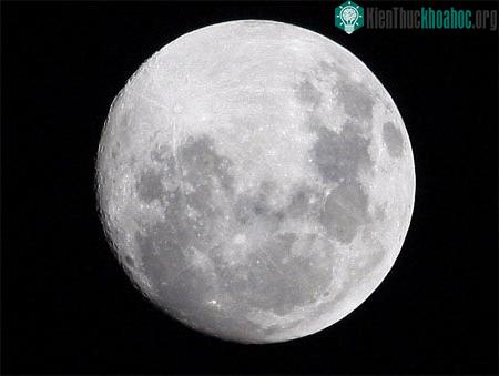 'Trăng xanh' qua ống kính độc giả ảnh 0