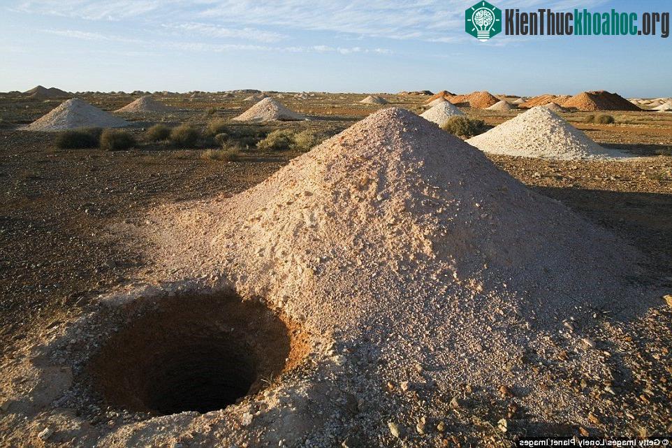 Đây là là hình ảnh phía trên của thị trấn Coober Pedy, Australia.