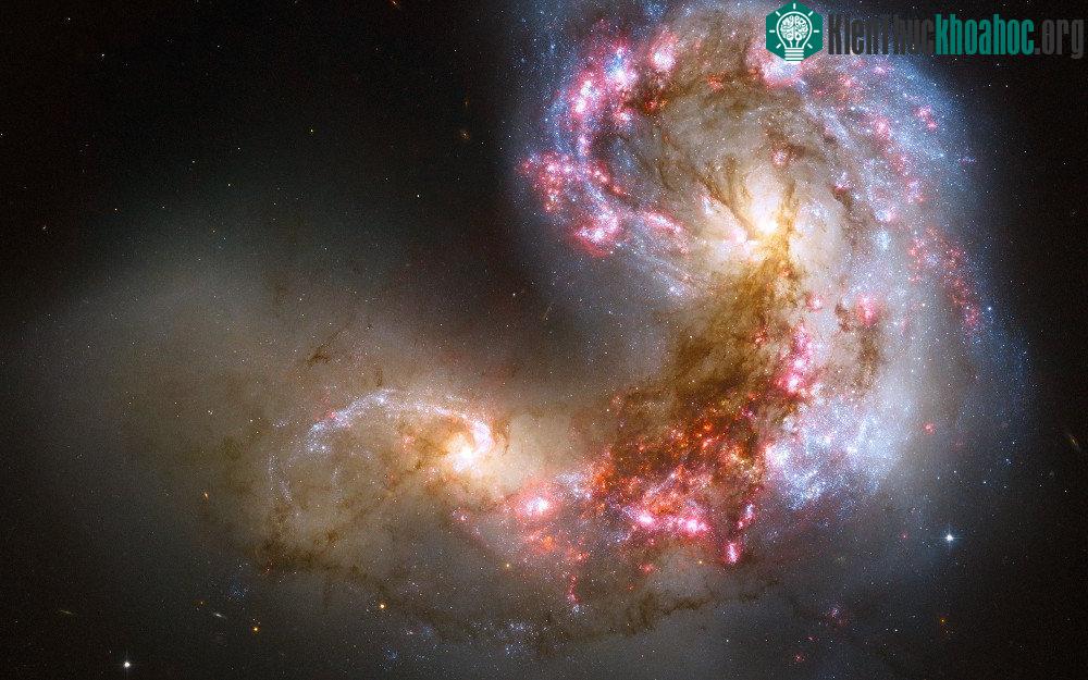 Cặp thiên hà Antennae. (Ảnh: NASA, ESA, and the Hubble Heritage Team).