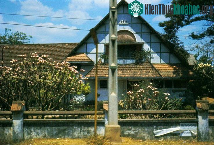 Biệt thự trên đường Bạch Đằng (nay là đường Tôn Đức Thắng), Sài Gòn năm 1967.
