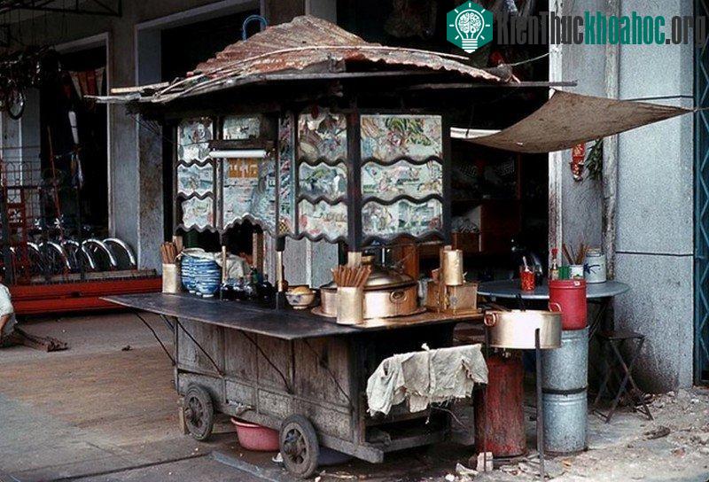 Những gánh hàng rong thế này xuất hiện nhiều vô kể.