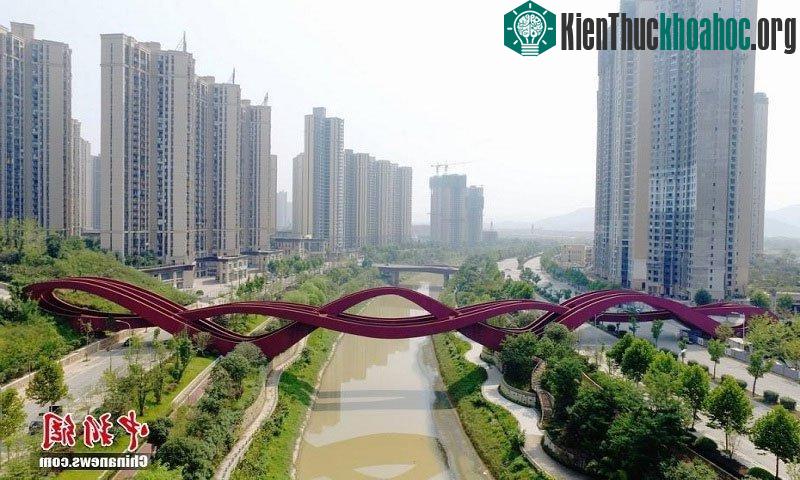 Cầu đi bộ Dragon King Kong ở thành phố Trường Sa, tỉnh Hồ Nam, Trung Quốc
