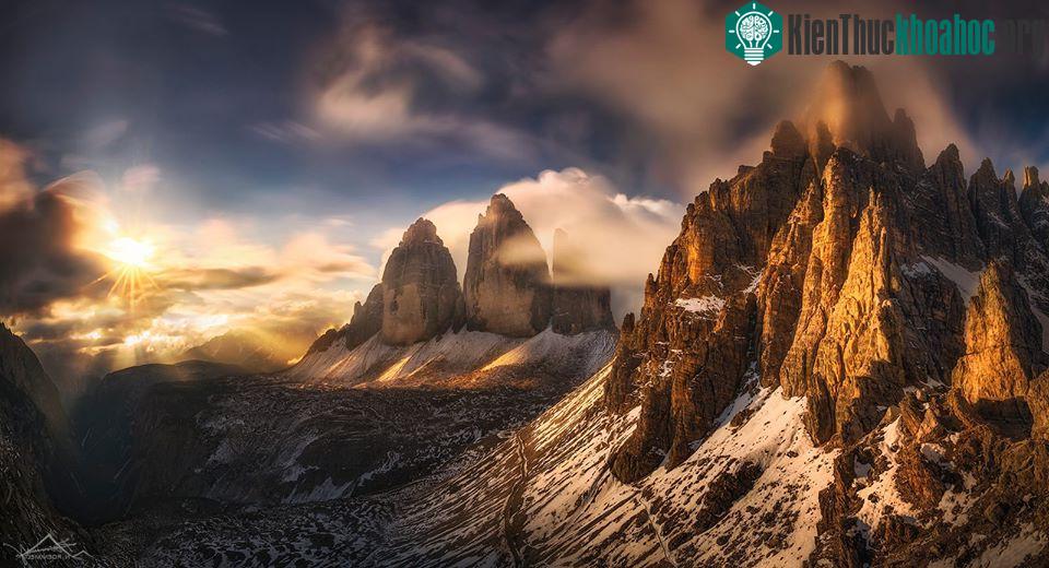 Nụ hôn của Mặt Trời, Núi Tre Cime di Lavaredo, Ý.