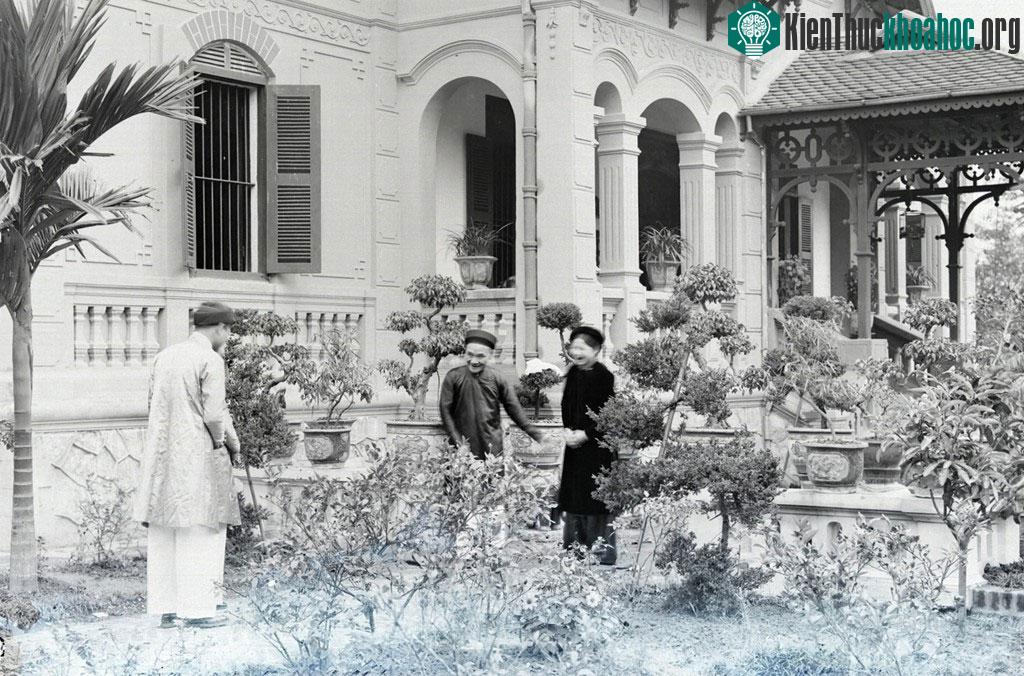 Những ngày Tết cũng là dịp để mọi người đi thăm hỏi người thân, bạn bè
