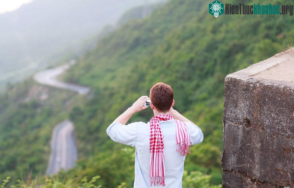 Ngày nay, Hải Vân Quan đang trở nên điểm du lịch thu hút du khách trong và ngoài nước. Đến đây, ngoài việc thưởng thức vẻ đẹp hoang sơ của núi rừng, d...