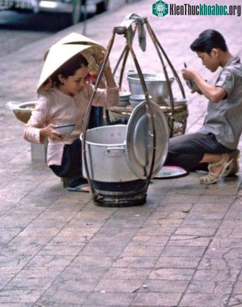 Hàng bún măng.