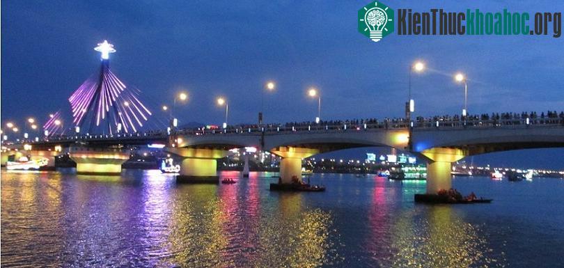 Cầu quay sông Hàn