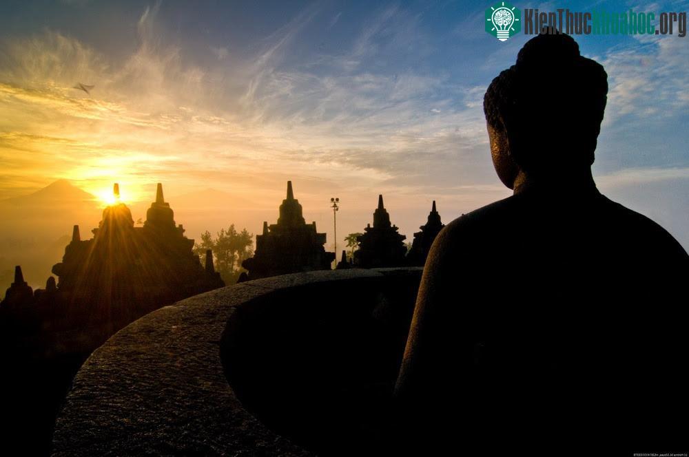Công trình đã được một phái đoàn các nhà khoa học châu Âu, do chính quyền thuộc địa Hà Lan ở Indonesia cử đến tái khám phá vào năm 1814.