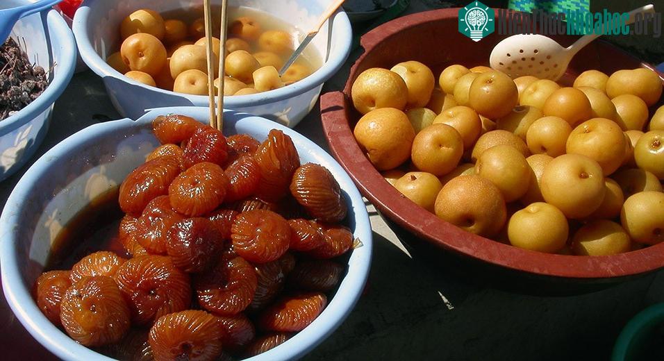 Người dân nơi đây rất thích trồng hoa và tổ chức lễ hội hoa thường niên, trong đó các gia đình bày chậu cảnh trước cửa nhà. Các món ăn và trà ở Đại Lý...