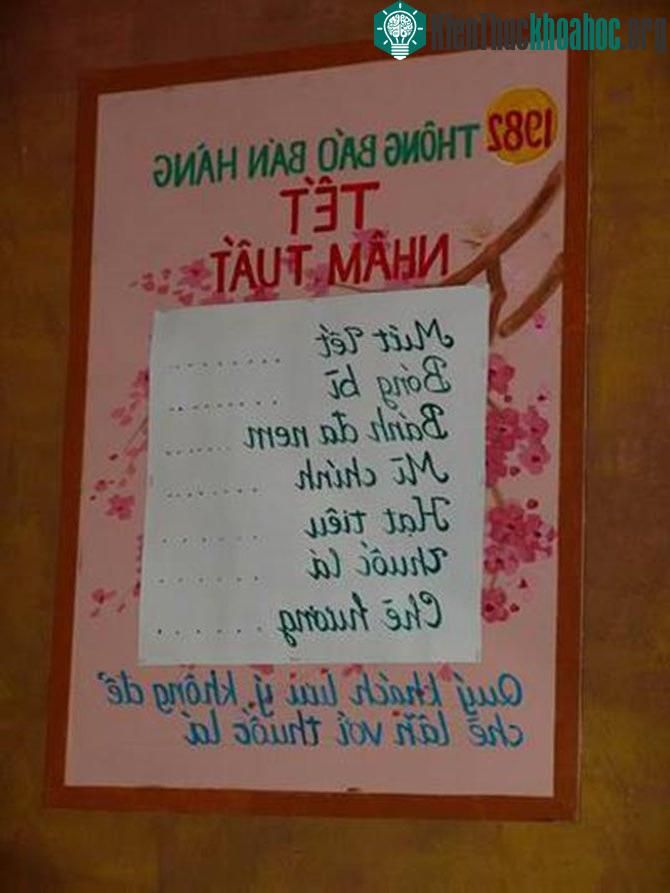 Ở đâu người ta cũng thông báo những mặt hàng Tết như thế này, nhưng nếu không mua nhanh sẽ hết.