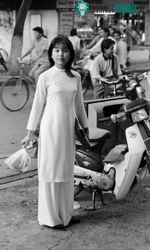 Nữ sinh áo dài Sài Gòn.