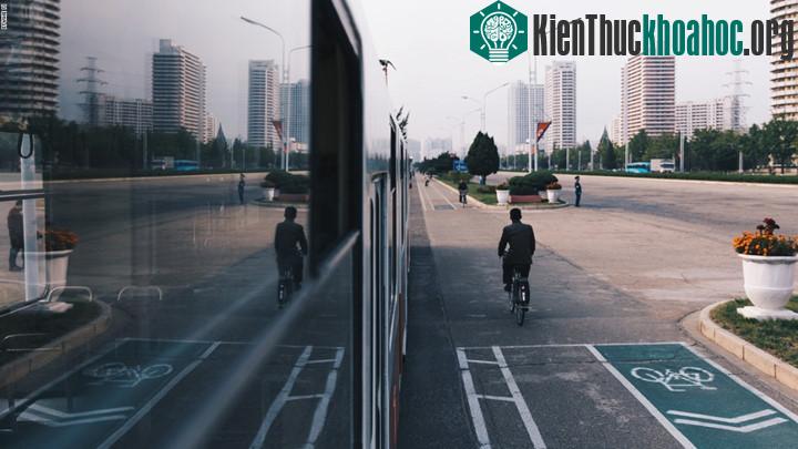 Loạt ảnh ga tàu điện ngầm sâu nhất thế giới ở Bình Nhưỡng ảnh 15
