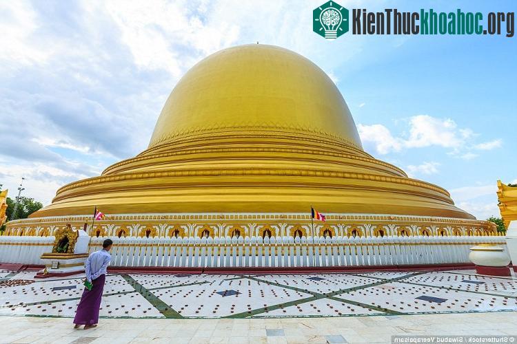 Chùa Kaunghmudaw, Sagaing, Myanmar