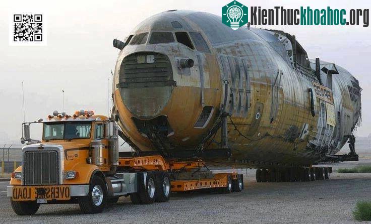 Chở tàu du hành vũ trụ cũng đến vậy mà thôi.
