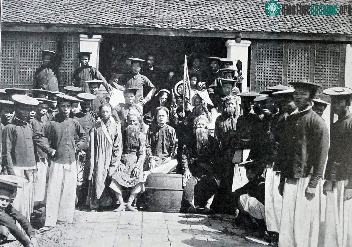 Một gánh tuồng thời bấy giờ.