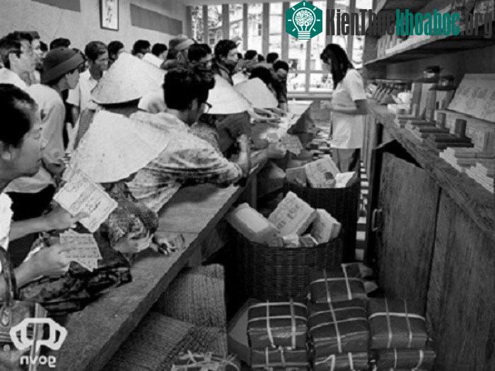 Mứt Tết và bánh chưng là 2 thứ không thể thiếu trong Tết cổ truyền của người Việt.