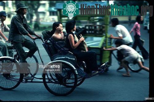 Trên một con đường ở TP HCM năm 1980.