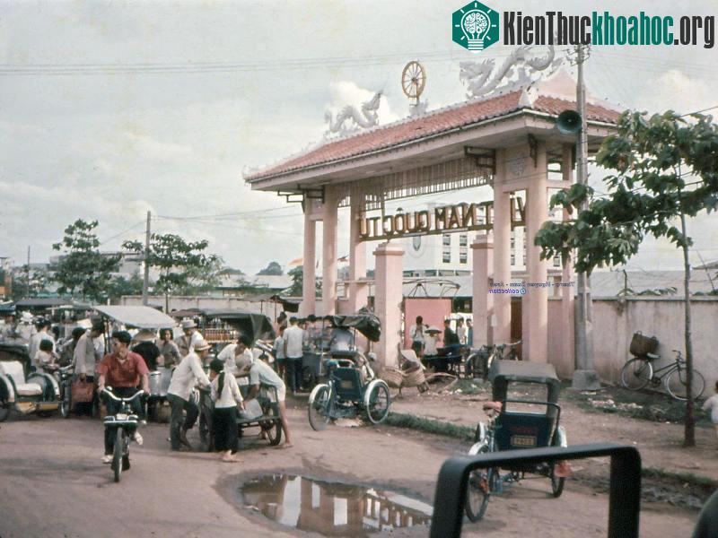 Sau khi phật giáo tranh đấu chống đối sự kì thị tôn giáo của chế độ độc tài tàn bạo đối với phật giáo năm 1936 và rồi chính quyền đó bị sụp đổ. Cuối n...