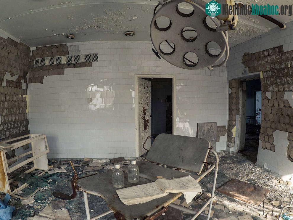 Chùm ảnh 30 năm thảm họa nhà máy điện nguyên tử Chernobyl ảnh 17